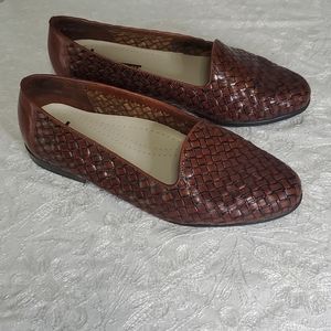 Trotters woven shoes sz 9 women